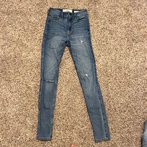 Hollister High Rise Ripped Super Skinny Jeans